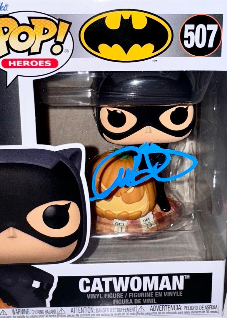 Anne Hathaway Signed Funko Pop #507 (Batman) - Beckett COA